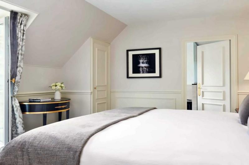 Opera View Balcony Suite