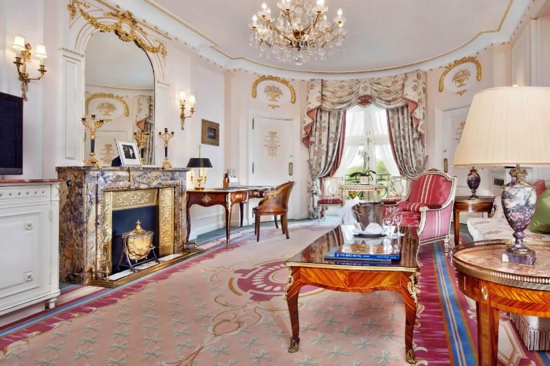 2 Bedroom Deluxe Suite 