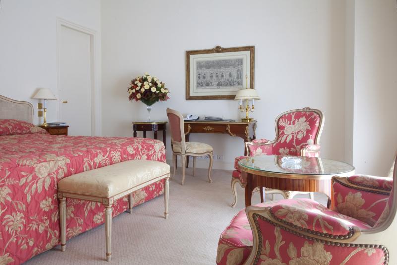 Deluxe Garden View Room