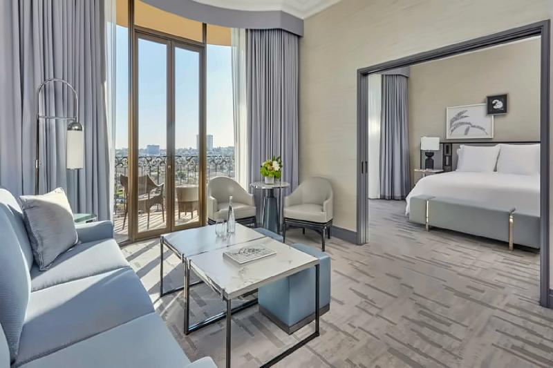 Beverly Balcony Suite