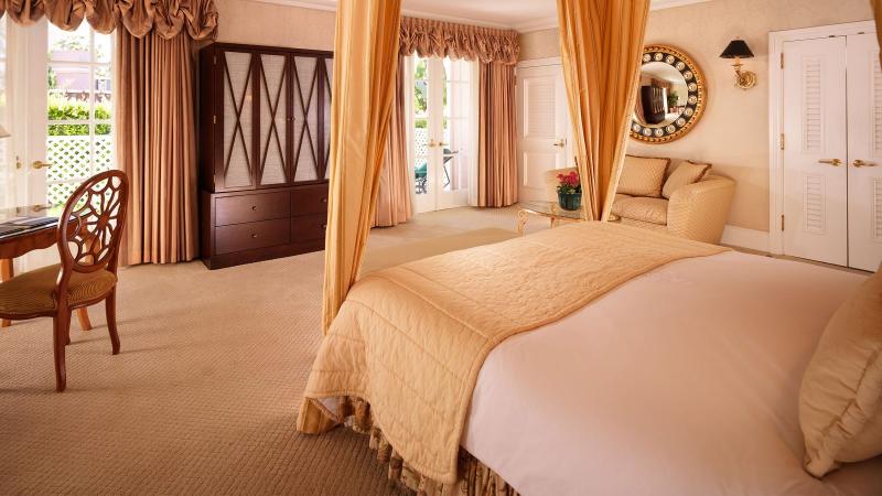 Beverly Hills Bungalow Suite