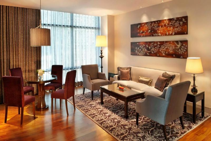 Caroline Astor Suite