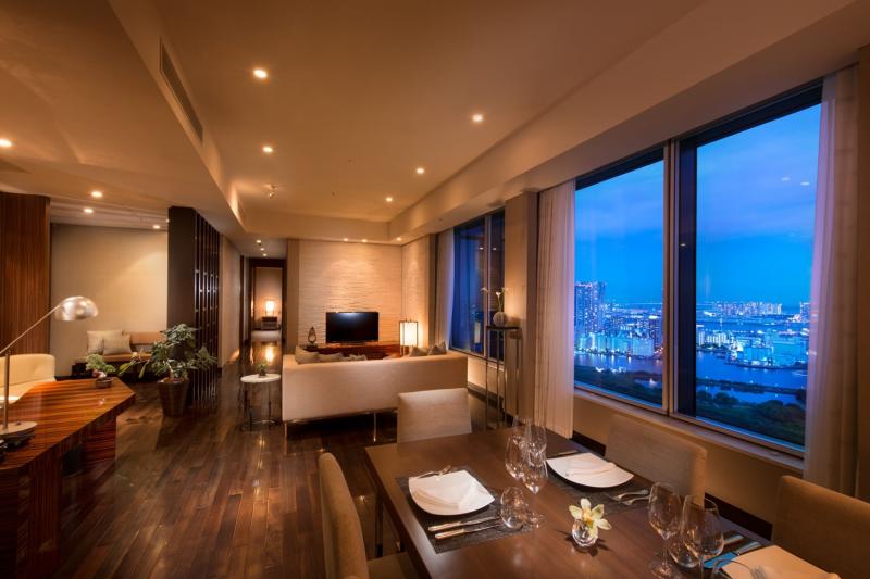 2 Bedroom Deluxe Suite