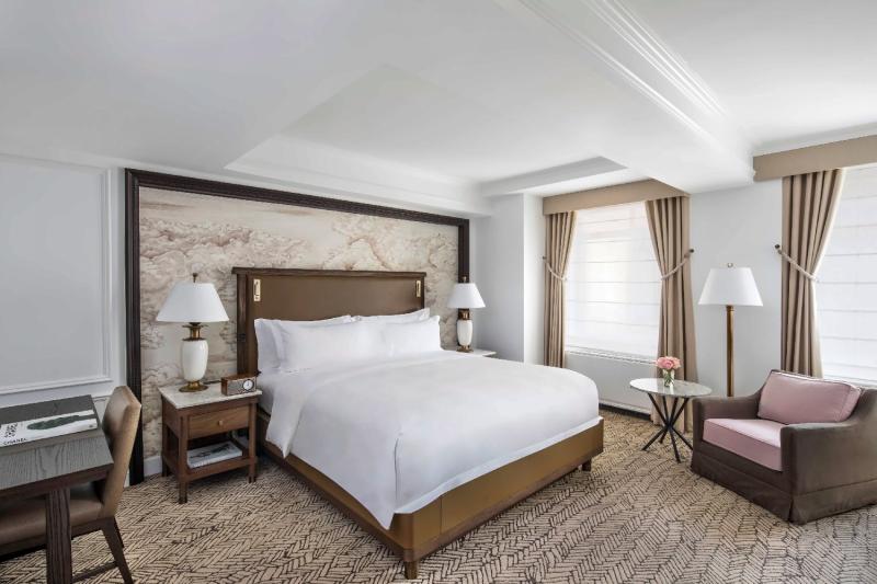 Deluxe Courtyard View Room