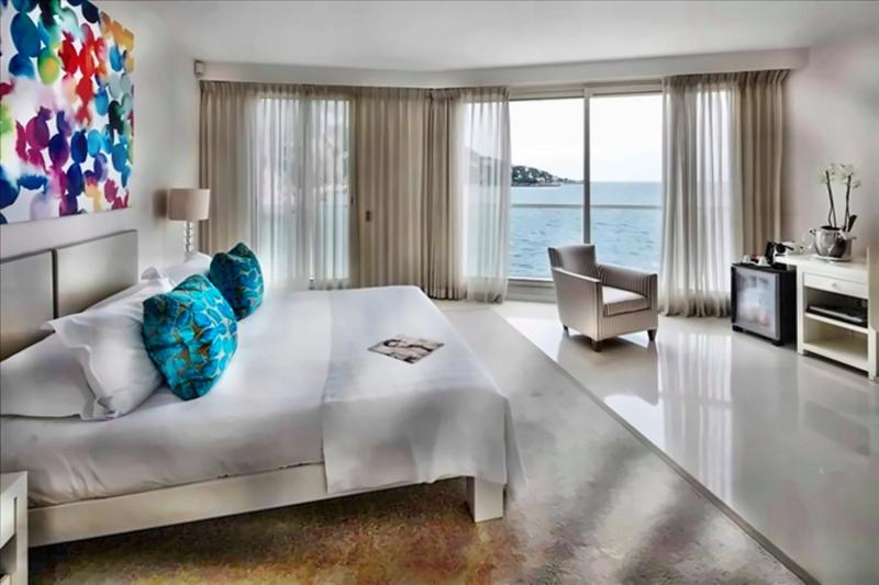 Deluxe Sea View Room