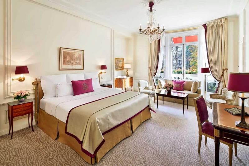 Avenue Montaigne Junior Suite