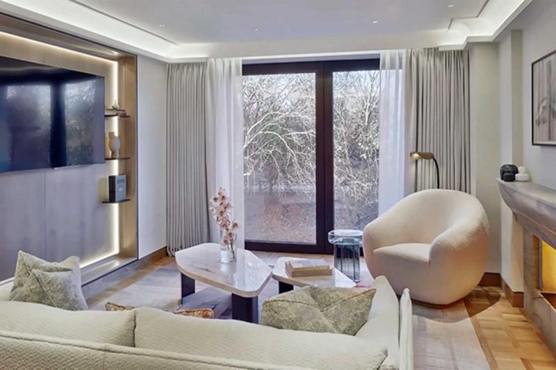Knightsbridge Townhouse Suite 