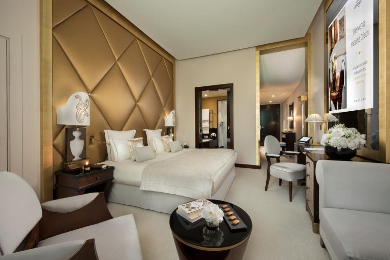 Prestige Champs-Elysees Suite