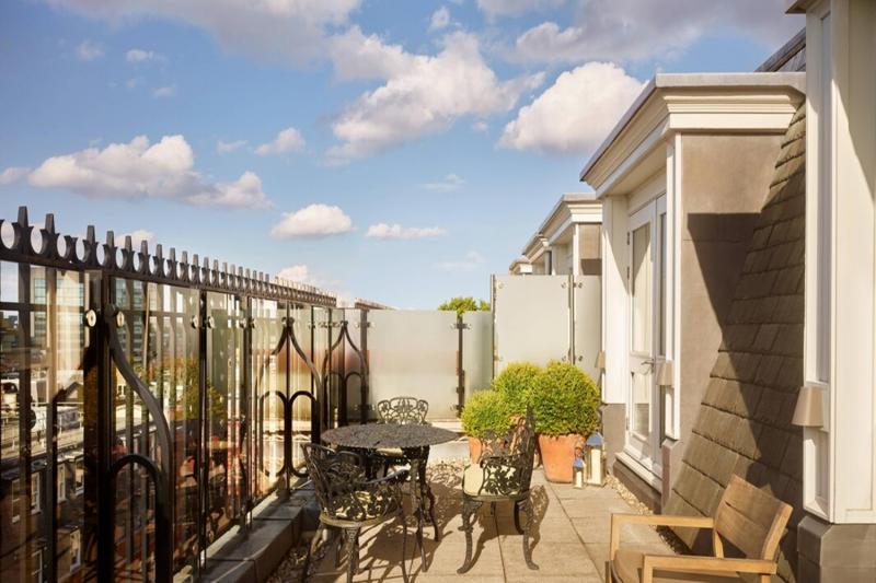 Premier Terrace Room