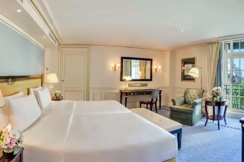 Paris Panoramic Signature Room