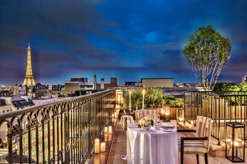 Rooftop Eiffel Tower Suite