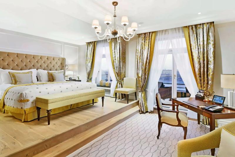 Signature Lake View Balcony Room