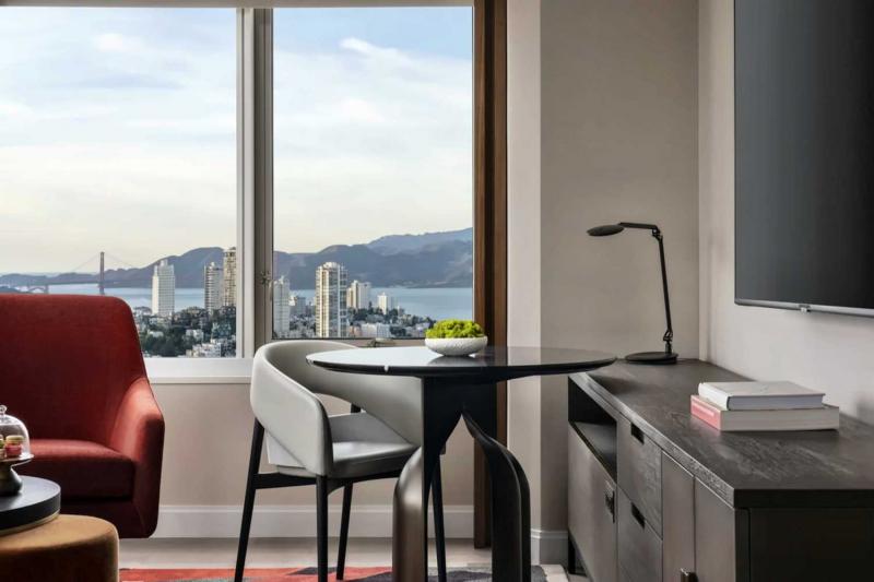 Superior Bay View Room 